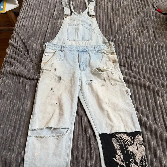Men's Slim Straight Jeans with Artistic Patch